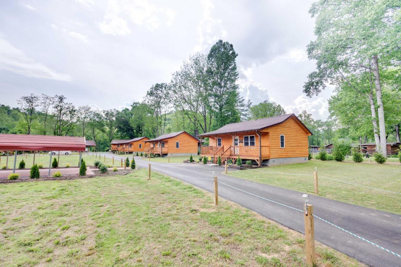 Cozy Bryson City Cabin On Tuck River With Fire Pit! エクステリア 写真
